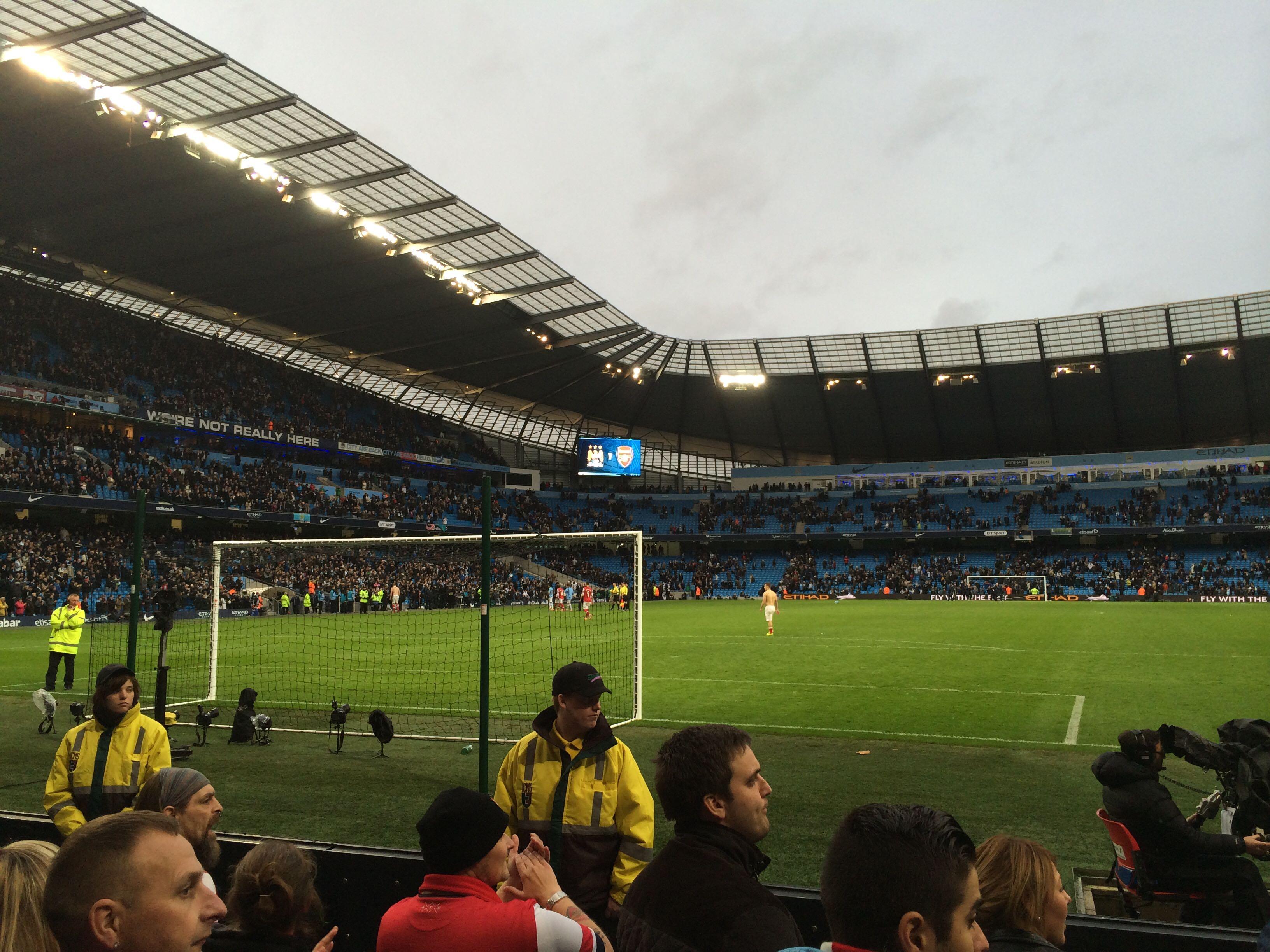 员凭借其在 员凭借其在